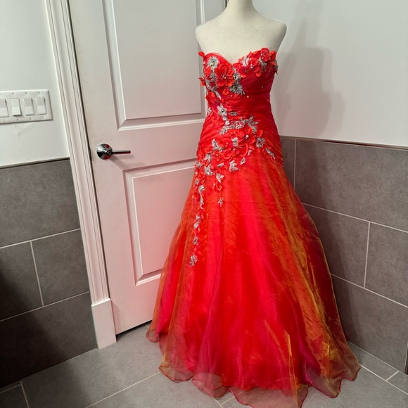 Tony Bowls Dresses & Skirts - Tony Bowls Le Gala Floral Beaded Strapless Prom Pageant Ball Gown